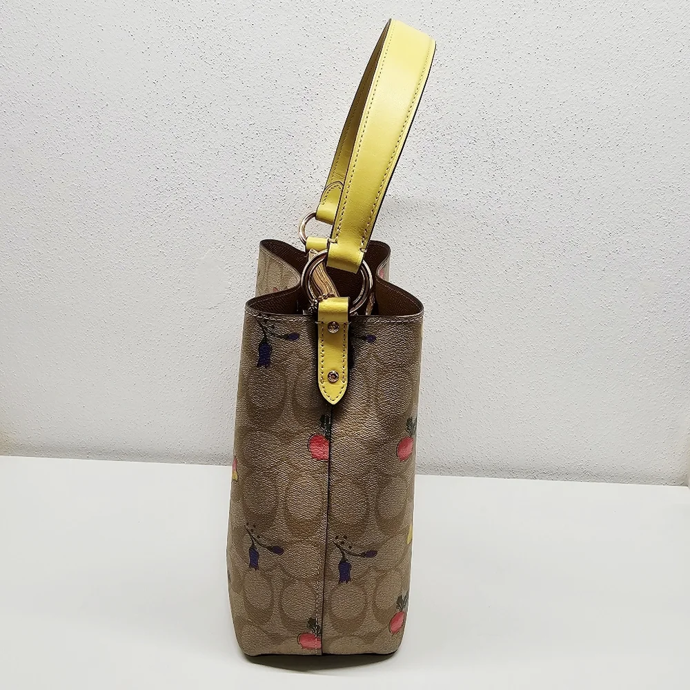 Coach Small Town Bucket Bag In Signature Canvas Dreamy Veggie Print Retails $385 - Picture 4 of 16